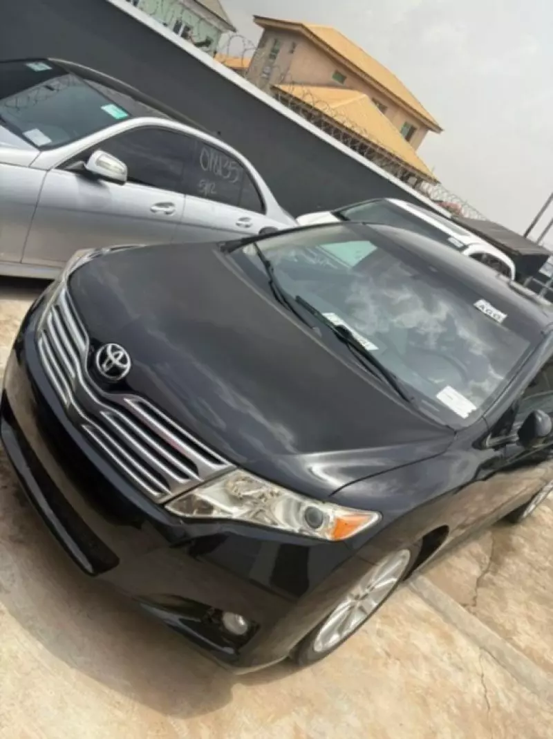 Toyota Venza   - 2011