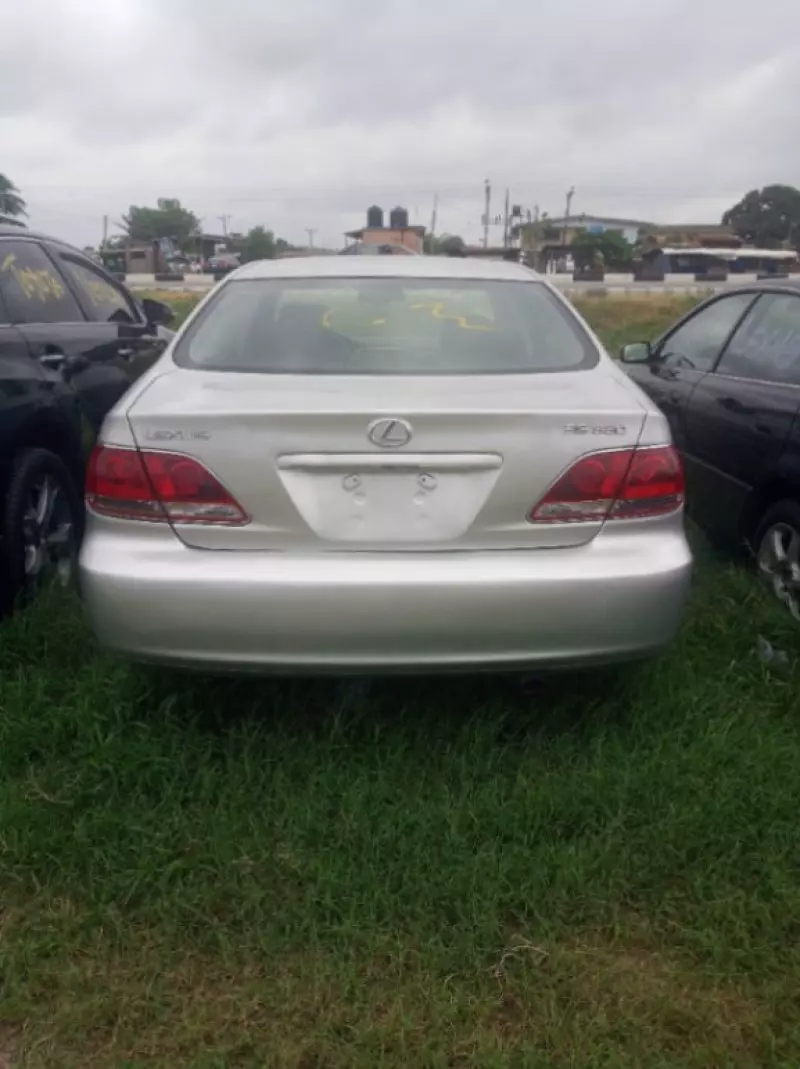 Lexus ES 330   - 2005