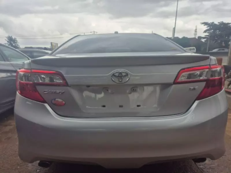 Toyota camry   - 2012
