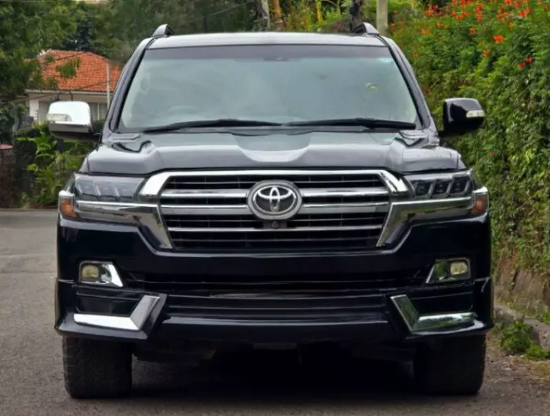 Toyota Landcruiser  V8   - 2008