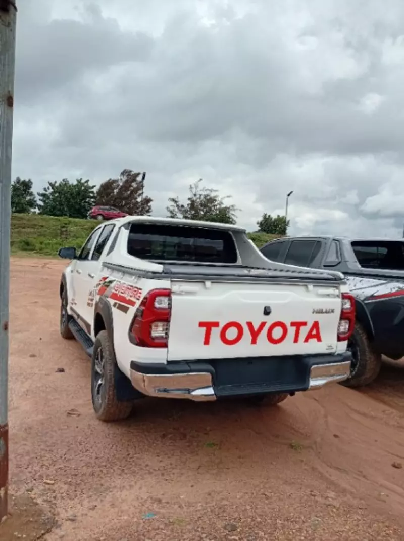 Toyota Hilux   - 2019