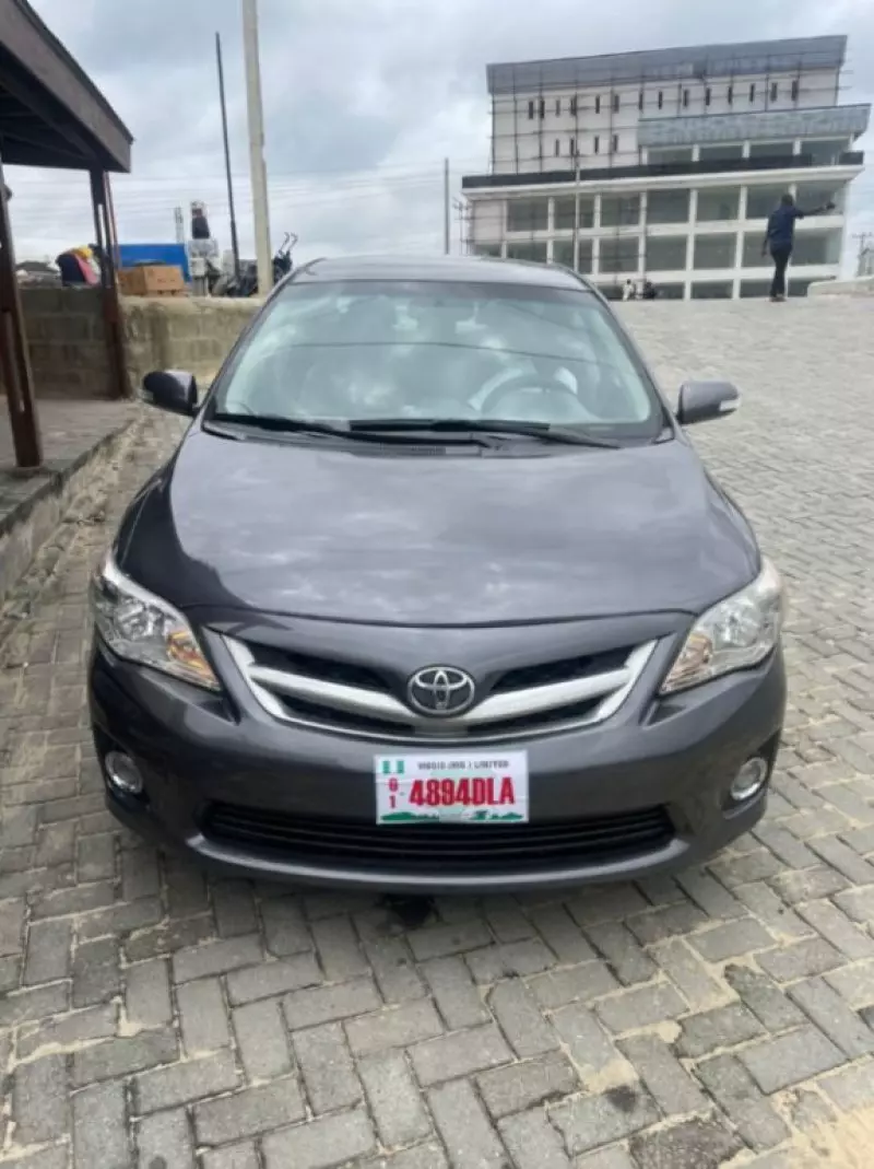 Toyota Corolla   - 2012