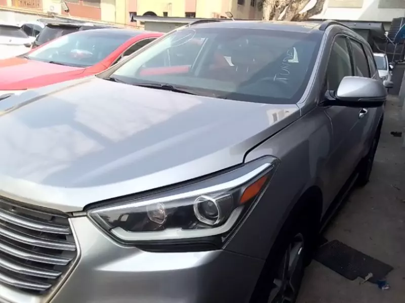 Hyundai Santa FE   - 2017