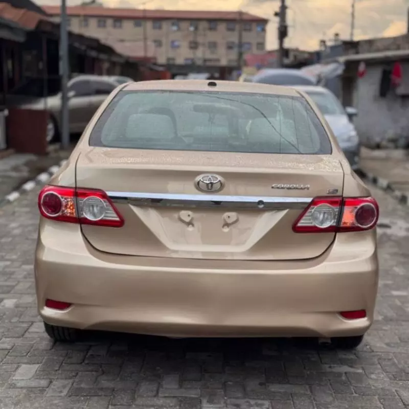 Toyota Corolla   - 2011