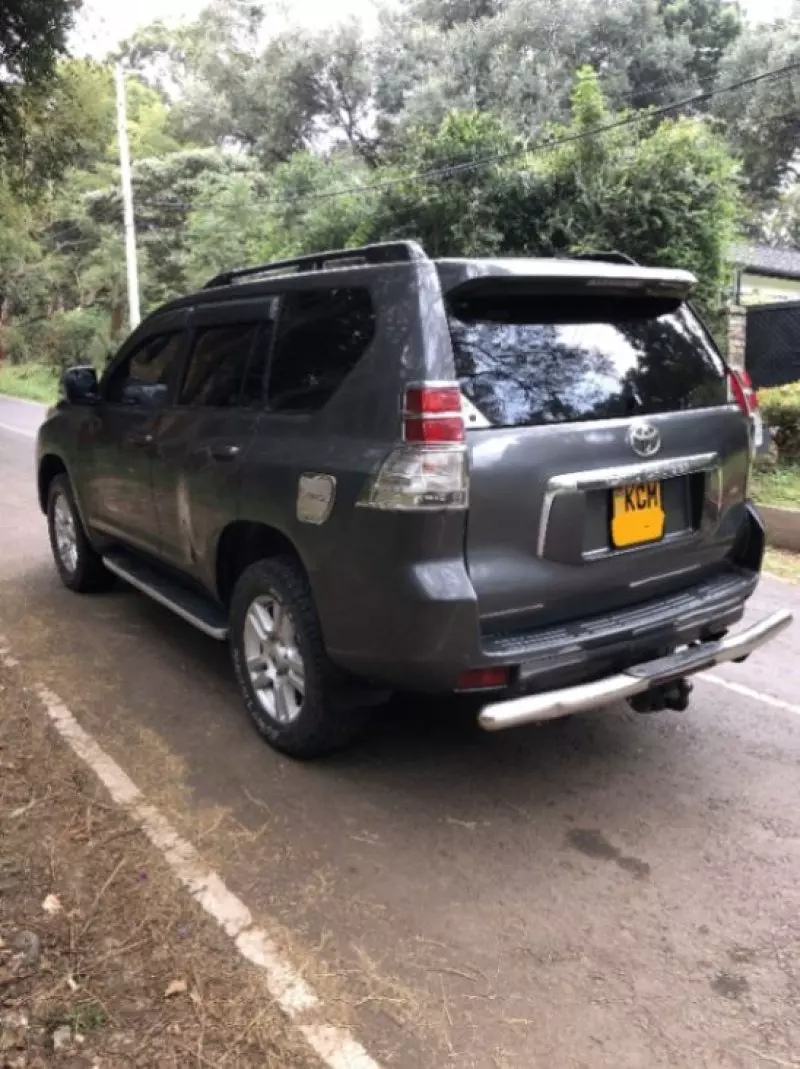 Toyota Land Cruiser Prado   - 2011