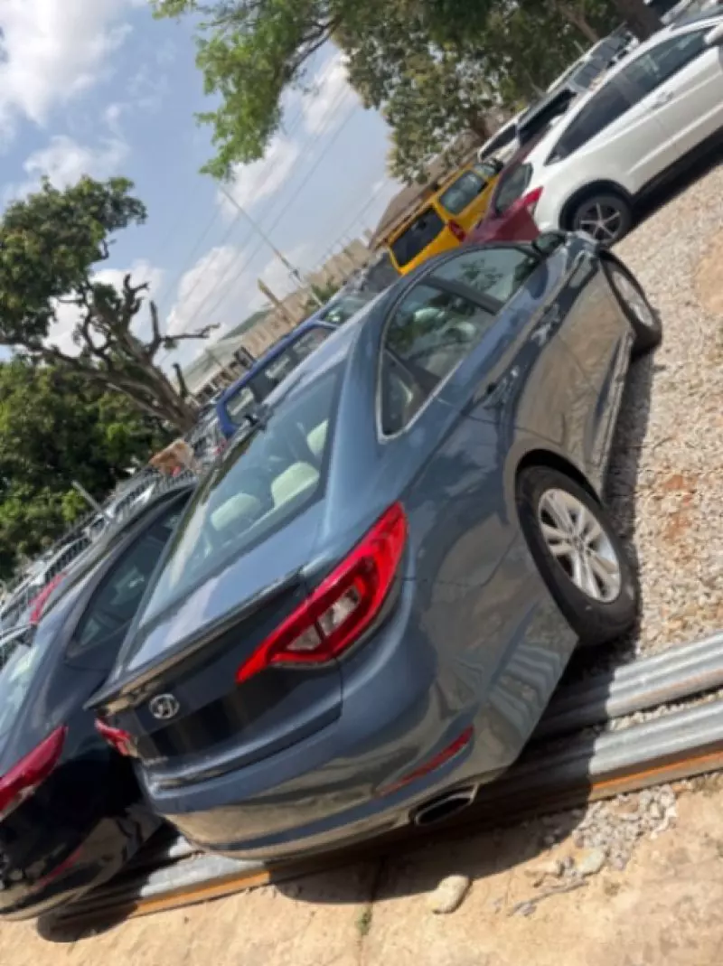 Hyundai Sonata   - 2016