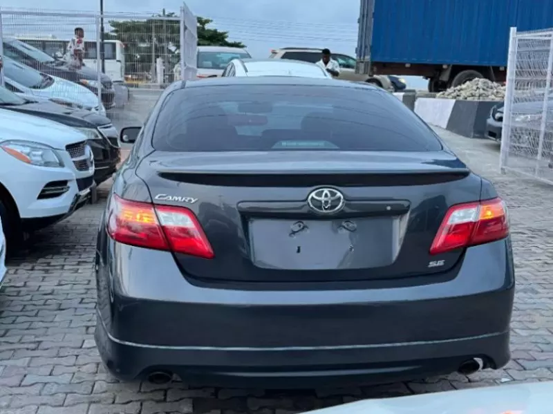Toyota Camry   - 2007