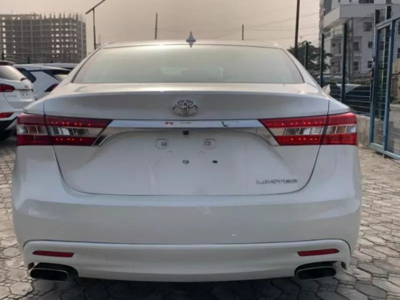 Toyota Avalon   - 2015