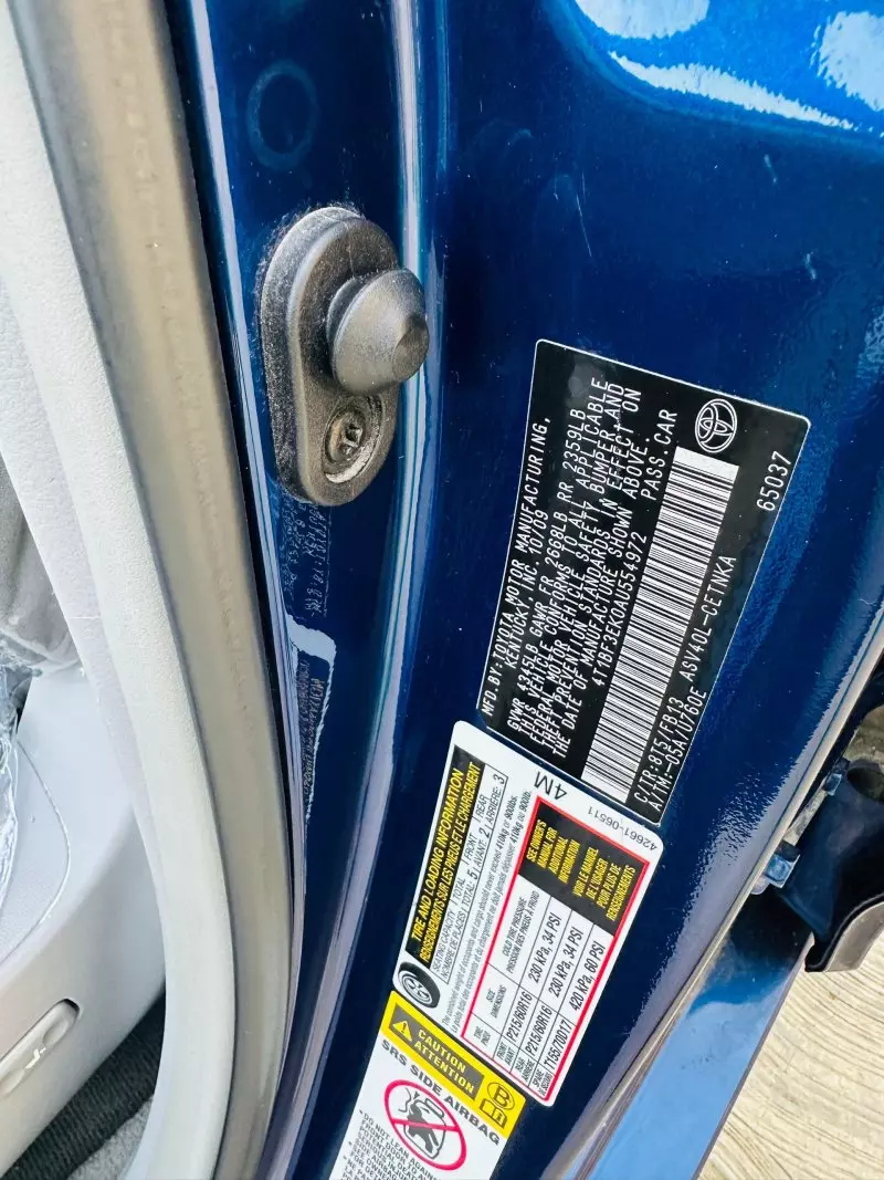 Toyota Camry   - 2010