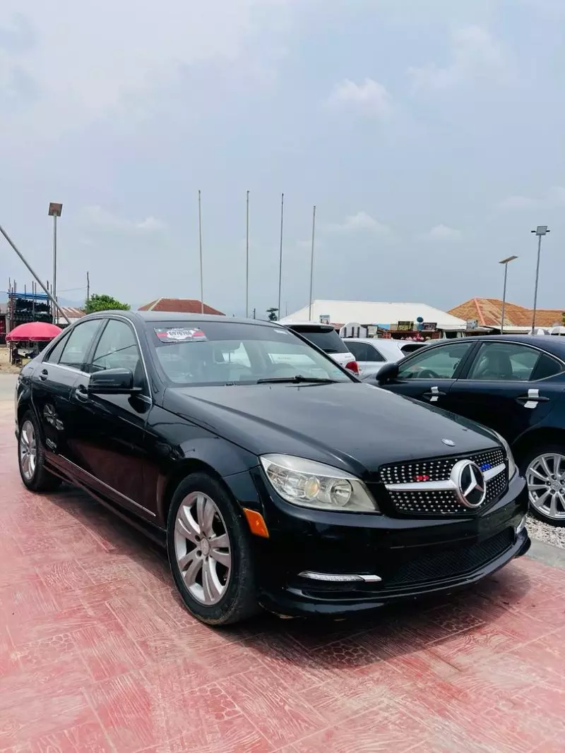 Mercedes-Benz C 300   - 2011