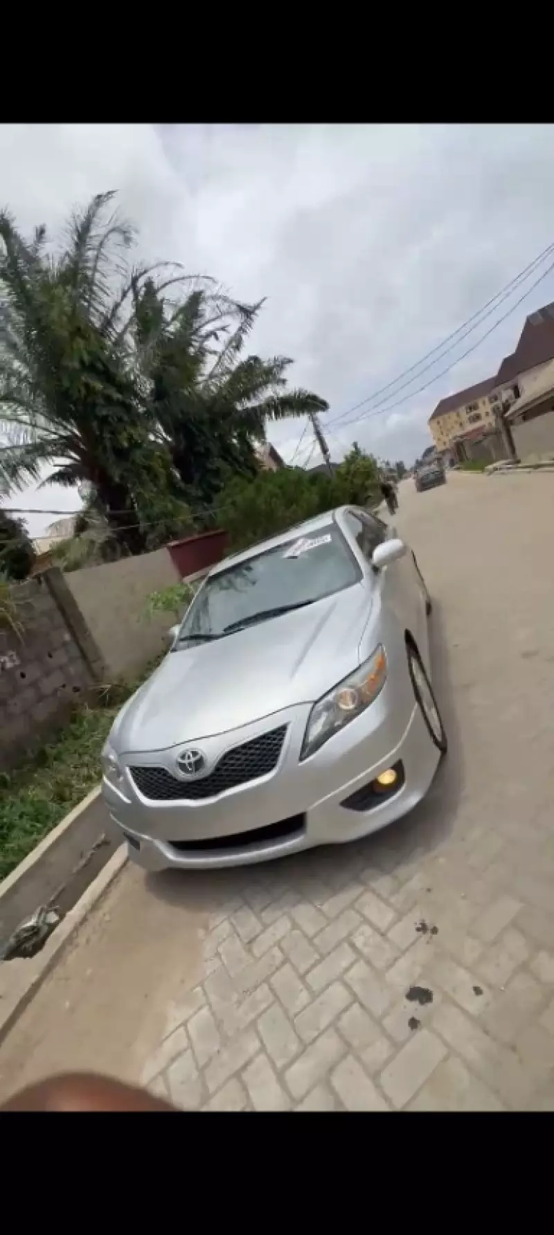 Toyota Camry   - 2010