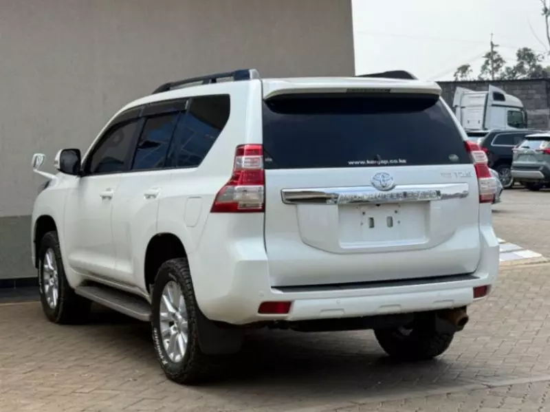 Toyota Landcruiser Prado   - 2015