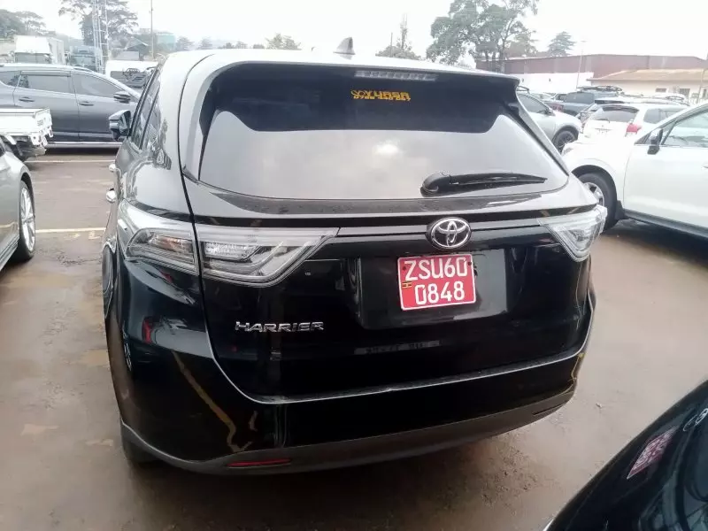 Toyota Harrier   - 2016