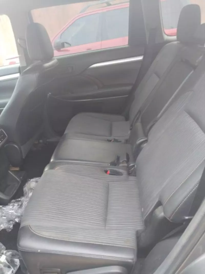 Toyota Highlander   - 2015