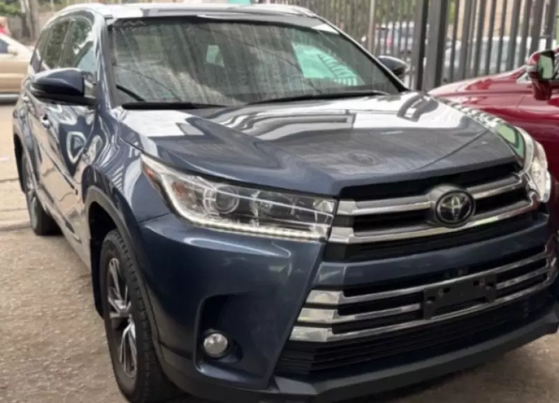 Toyota Highlander   - 2017