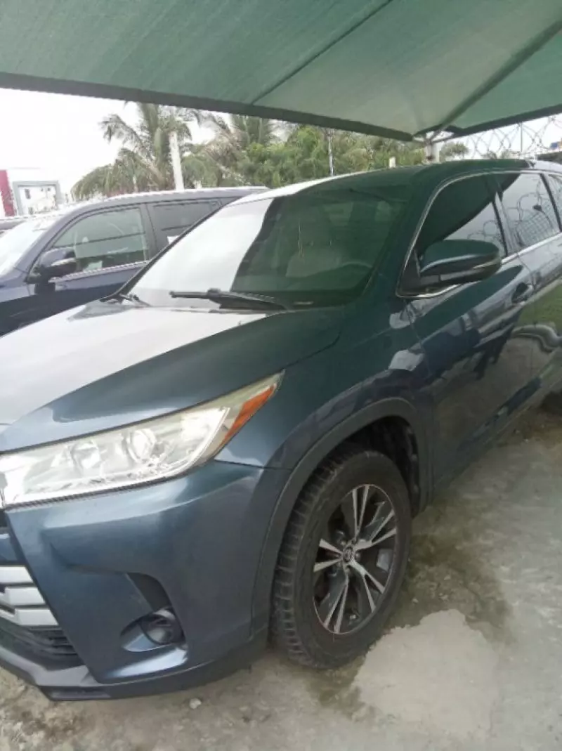 Toyota Highlander   - 2015