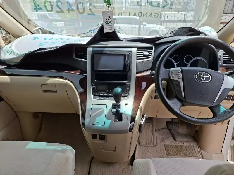 Toyota Alphard   - 2012