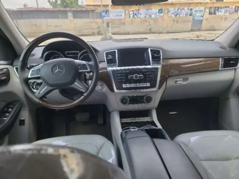 Mercedes-Benz ML-Class - 2012