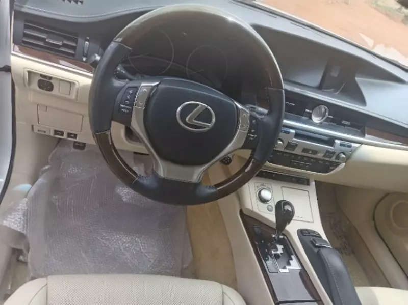 Lexus ES 350   - 2013
