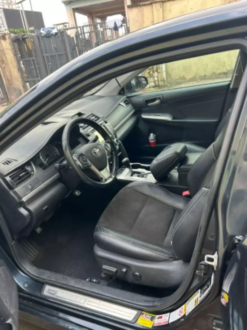 Toyota Camry   - 2014