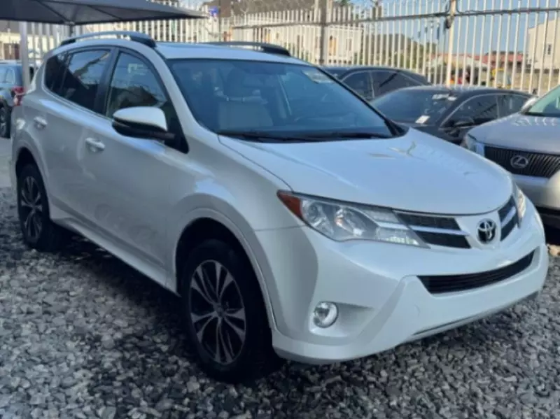 Toyota RAV 4   - 2015