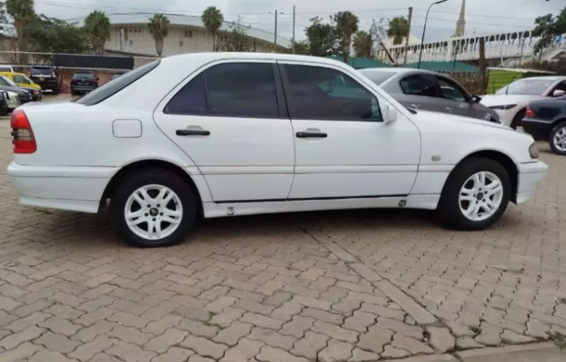 Mercedes-Benz 200   - 1999
