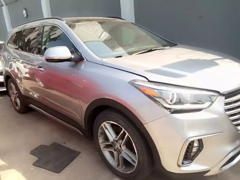 Hyundai Santa FE   - 2017