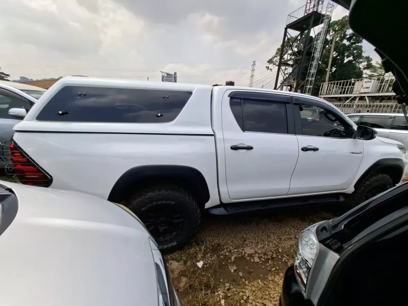 Toyota Hilux   - 2019