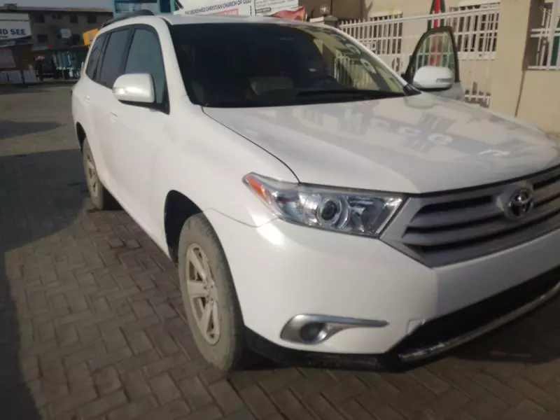 Toyota Highlander   - 2010