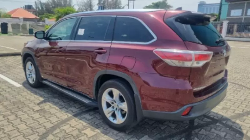 Toyota Highlander   - 2014