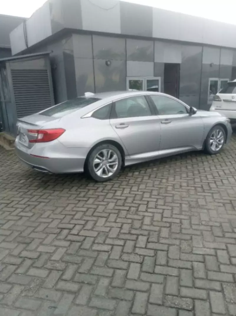 Honda Accord   - 2021
