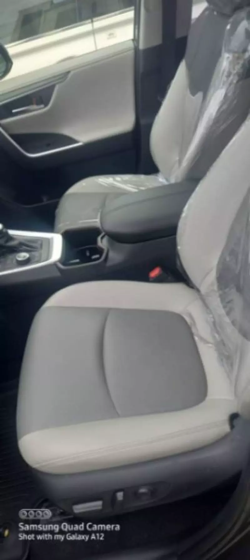 Toyota RAV 4   - 2024