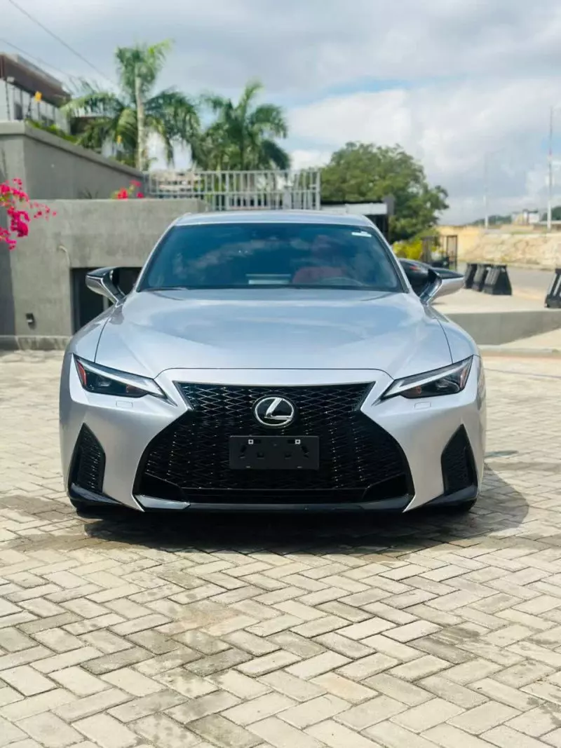 Lexus IS 300   - 2023