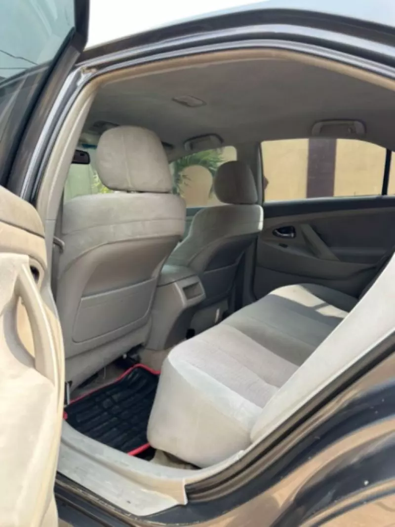 Toyota Camry   - 2010