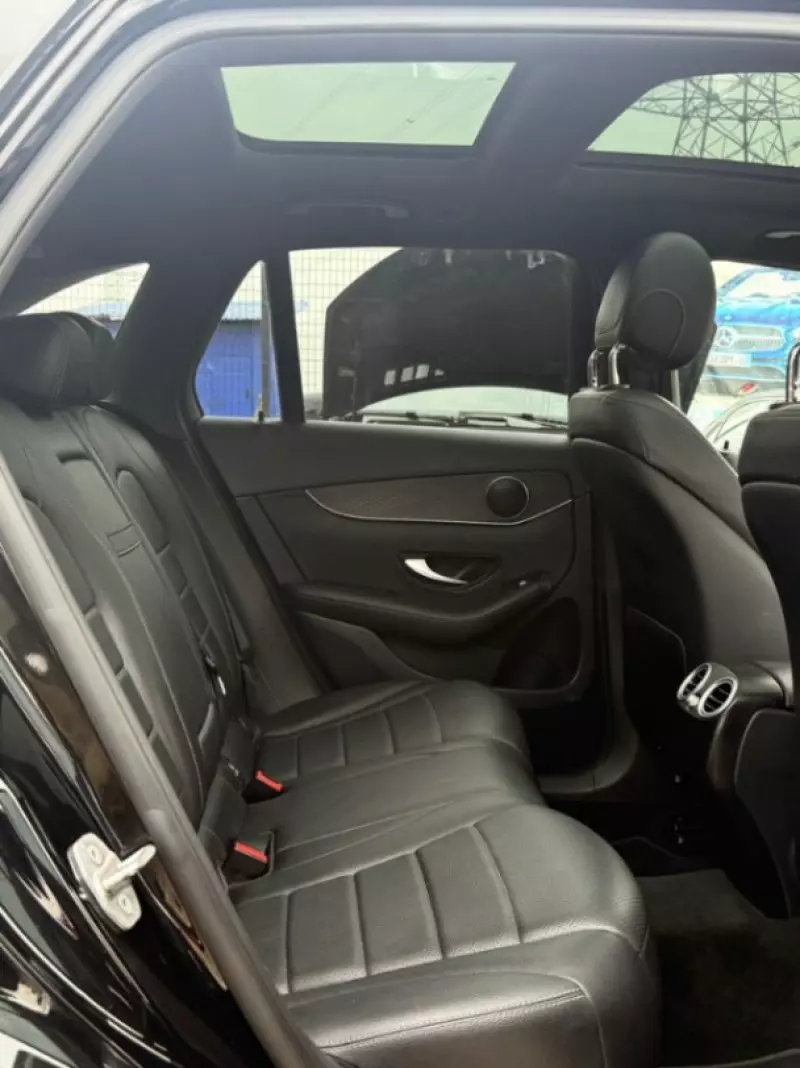 Mercedes-Benz GLC 300   - 2021