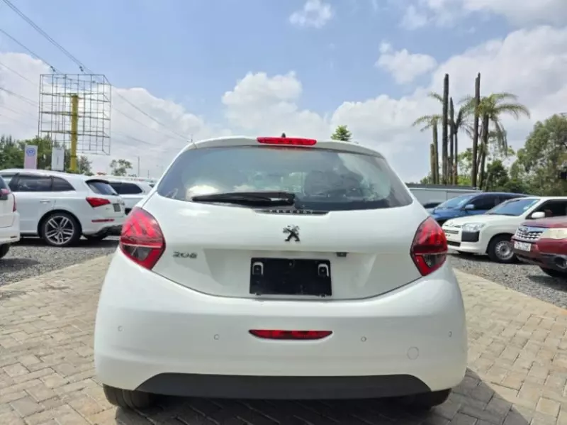Peugeot 208   - 2018