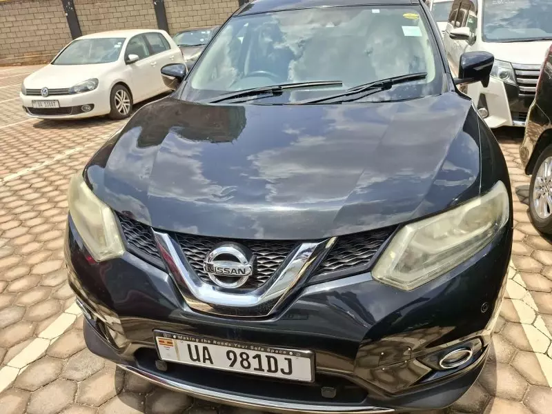 Nissan X-TRAIL   - 2015