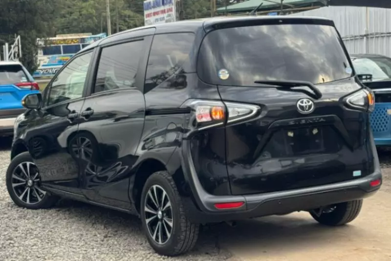 Toyota Sienta   - 2019