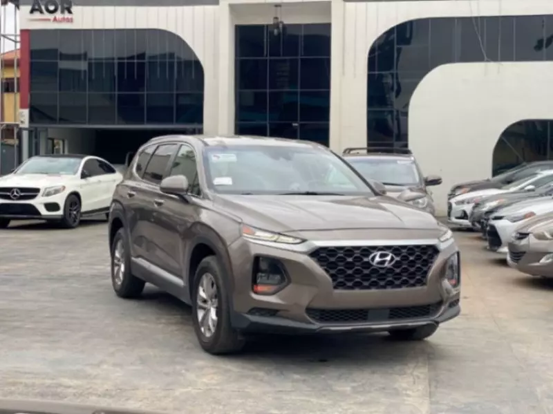 Hyundai Santa Fe   - 2019