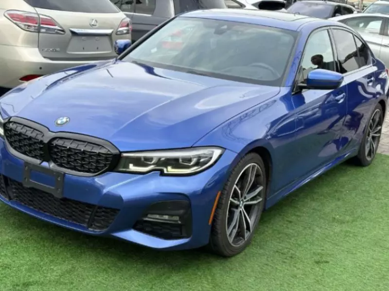 BMW 330i   - 2019