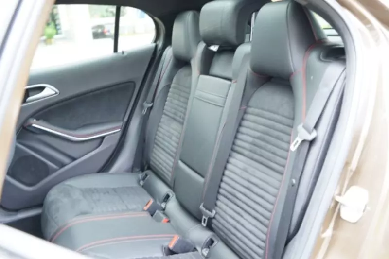 Mercedes-Benz 220   - 2014