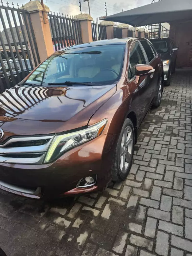Toyota Venza   - 2016