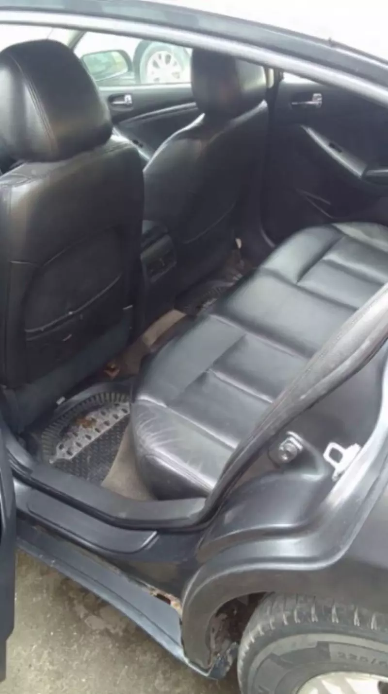 Nissan Altima   - 2010
