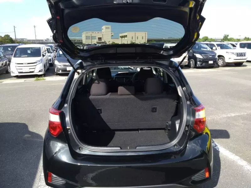 Toyota Vitz   - 2018