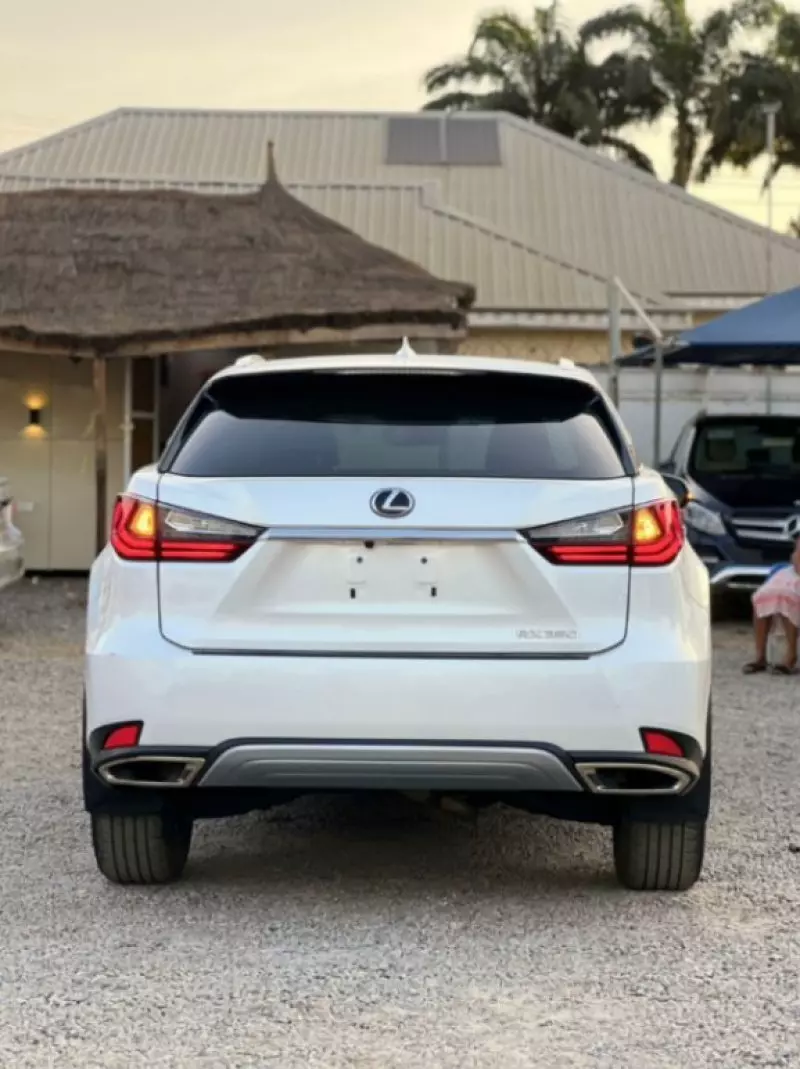 Lexus RX   - 2021