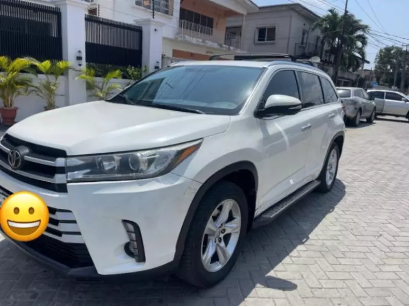 Toyota Highlander   - 2015