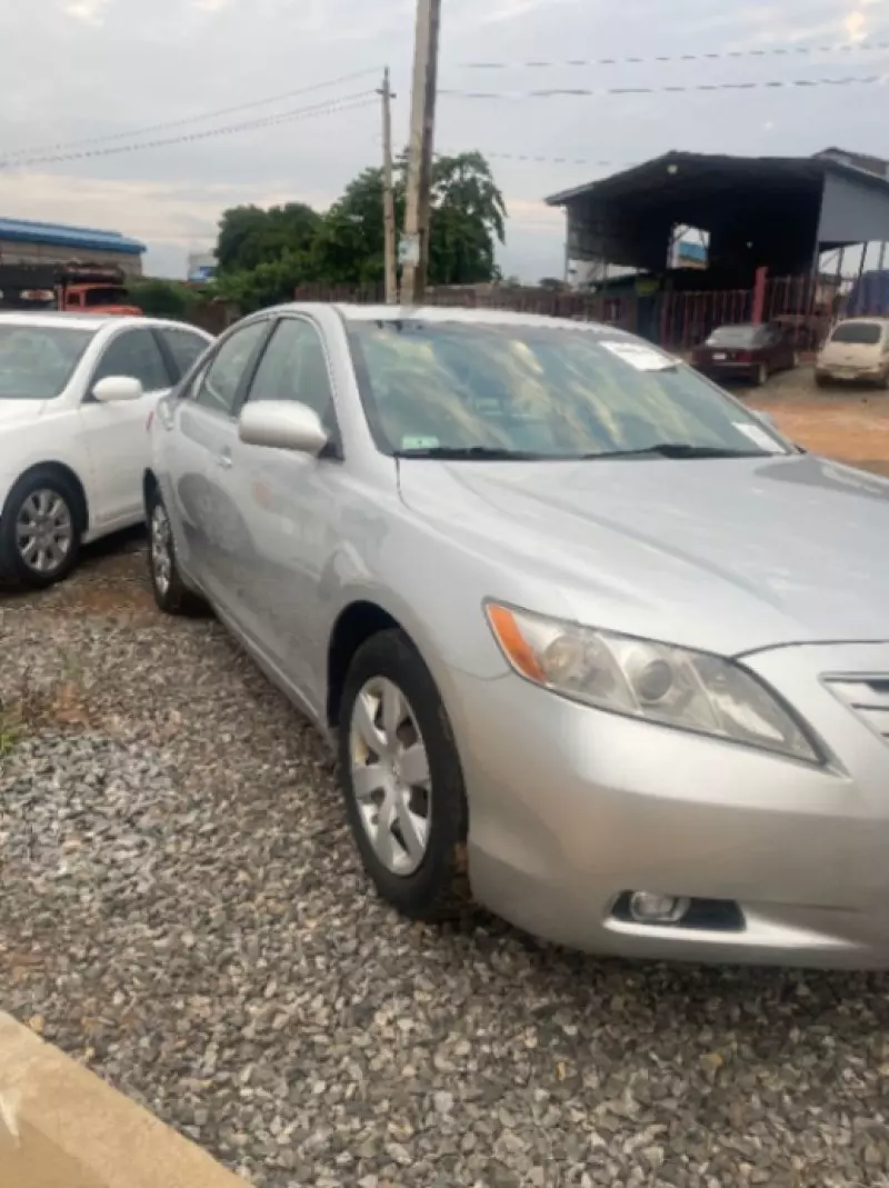 Toyota Camry   - 2007