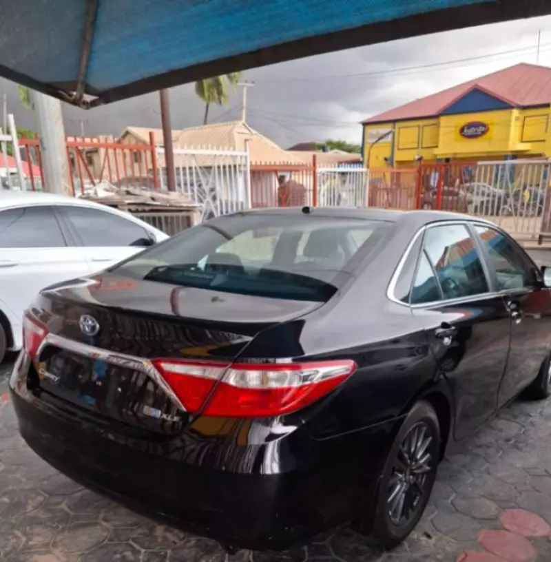 Toyota Camry   - 2017