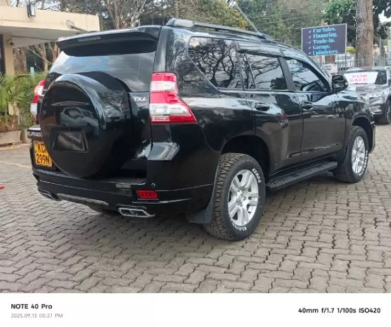 Toyota Land Cruiser   - 2012