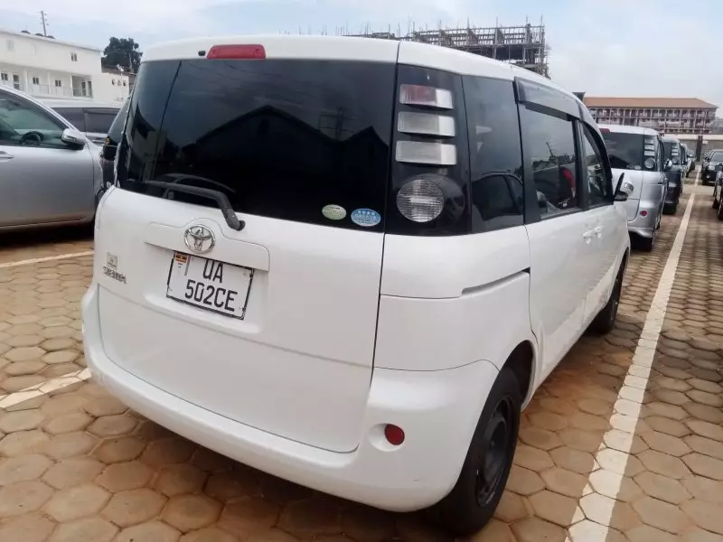 Toyota Sienta